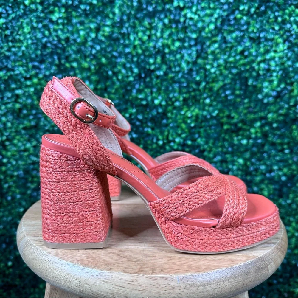New in box‎ Crown Vintage Dylann Sandal in Mandarin Orange
